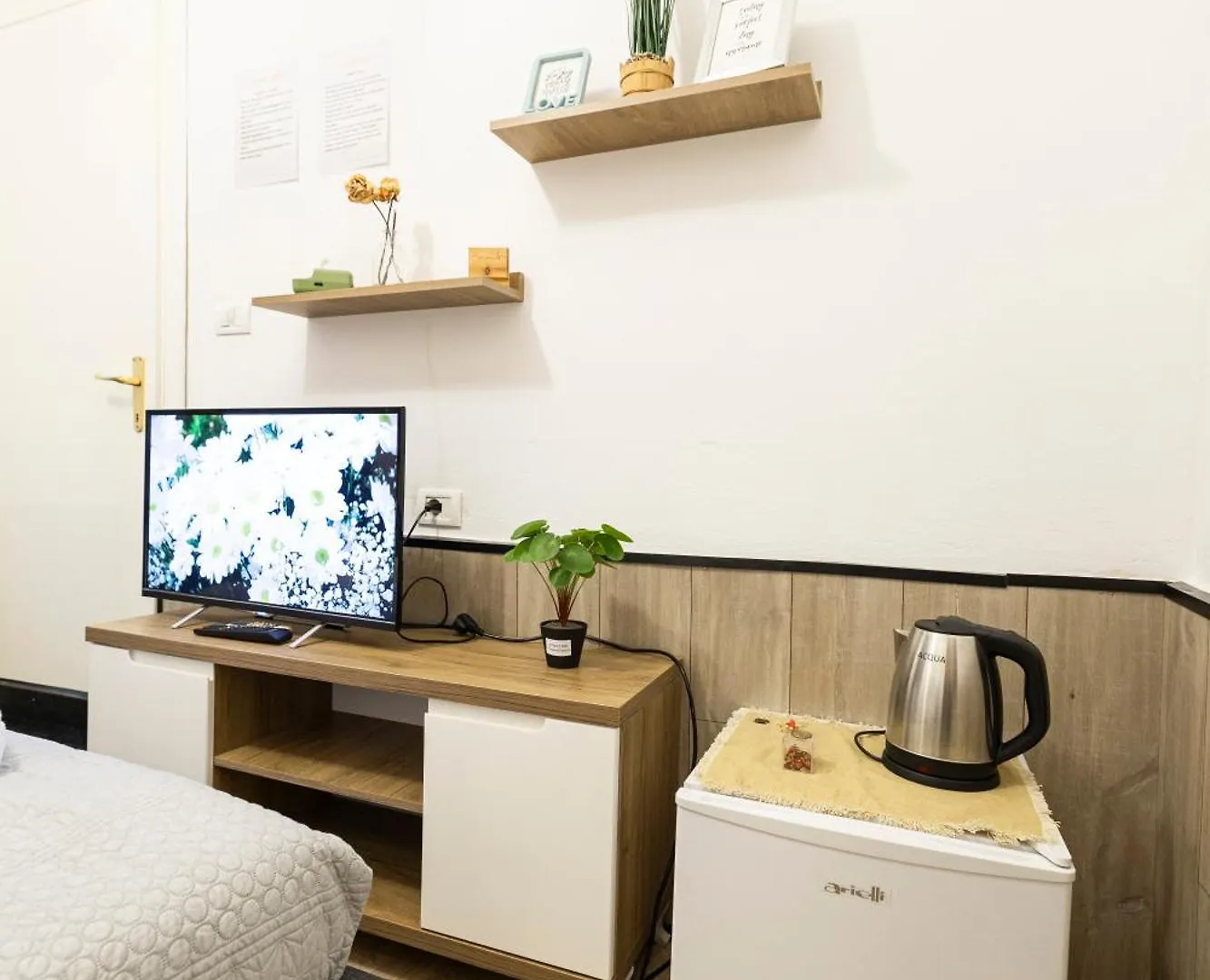 Appartamento Tiny Cute Studio Near The City Center - 5 Min Walk Tirana
